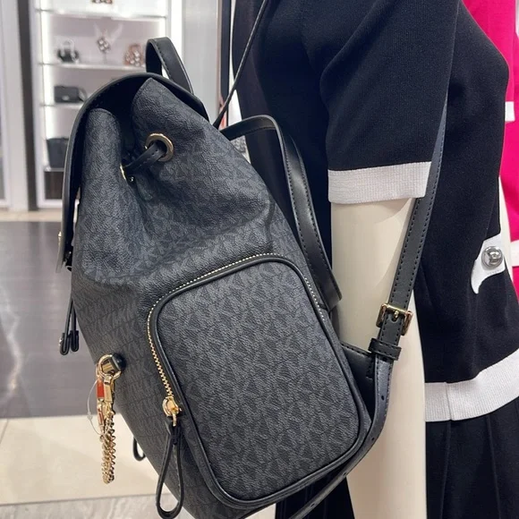 Michael Kors Jet Set Large Logo Backpack
Black 
NWT - Picture 16 of 16